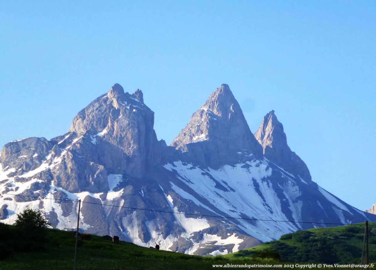 Gros plan sur les Aiguilles d'Arves