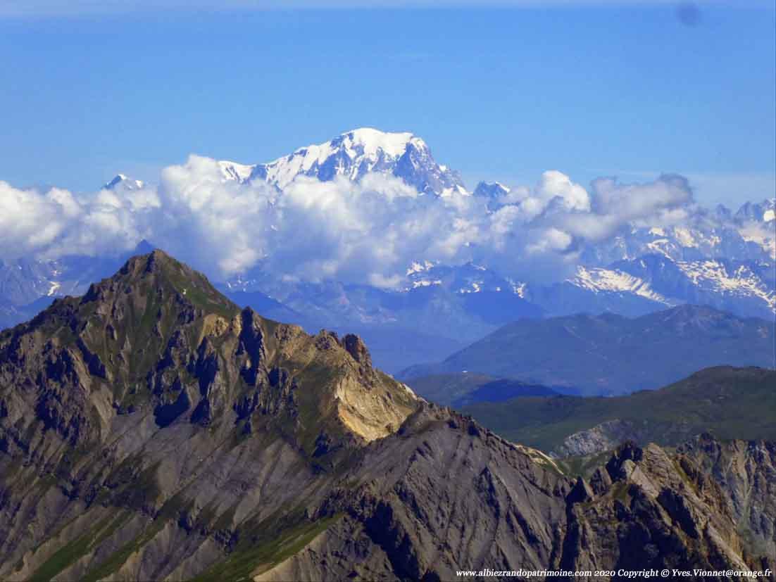 P1110710 200719 montblanc grd perron encombres 